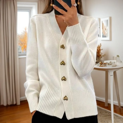 Adele – Myke vest med hjerteknapper